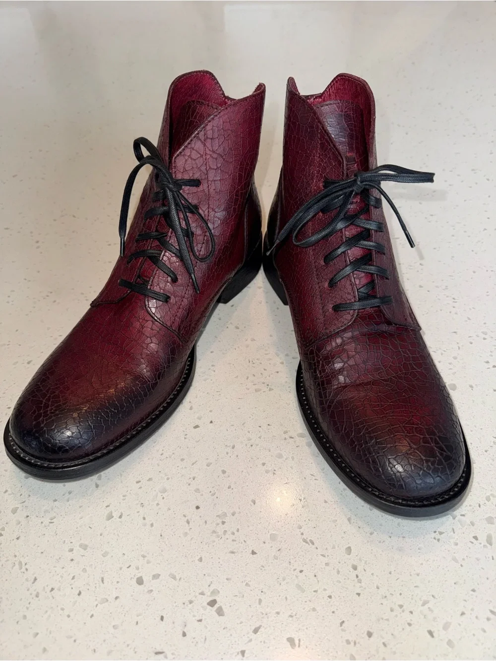 Robert Graham Men's Burgundy Textured Chukka Boots